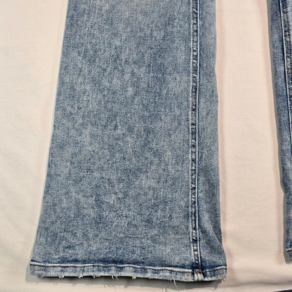 Edgely High Rise Flare‎ Jeans Light Wash Acid Denim Size 12 Short 751408